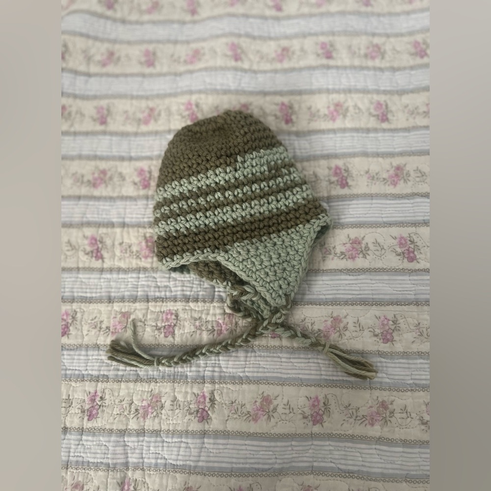 Infants Green Crotchet Bonnet, Handmade